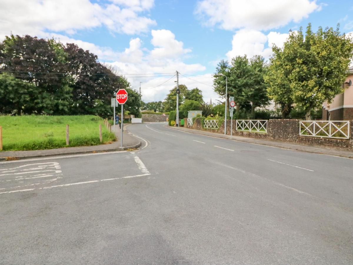 8 Scrahan Place Killarney Exterior photo